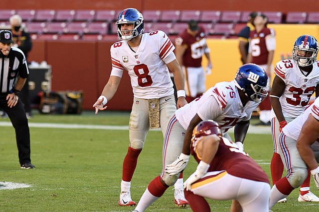 New York Giants quarterback Daniel Jones calls an audible at the line of scrimmage.